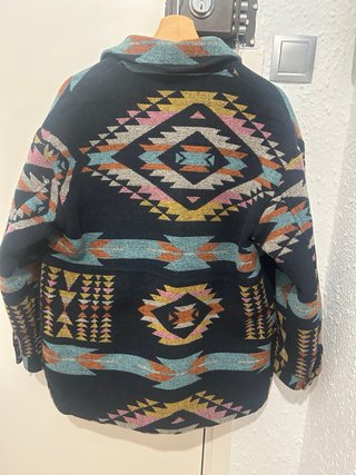 Abrigo estampado étnico Pull&Bear