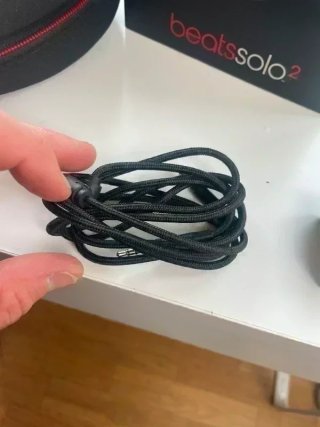 Beats Solo 2 Original con Caja y Cable