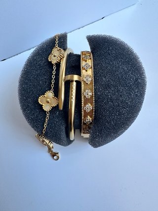 Bracciali donna. Set in acciaio inossidabile.