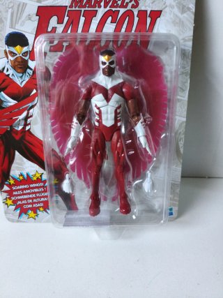 Figura Marvel's Falcon