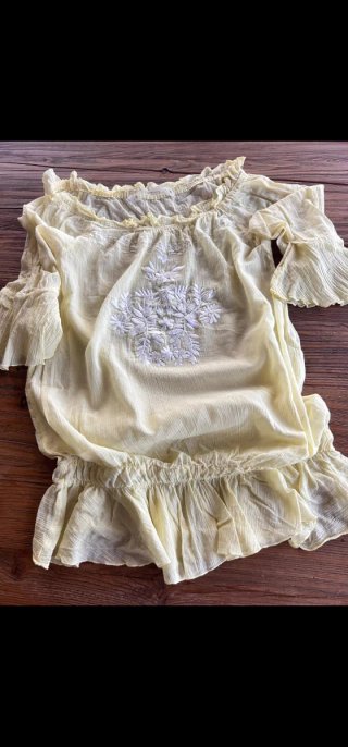 Blusa Stradivarius Amarilla Bordada