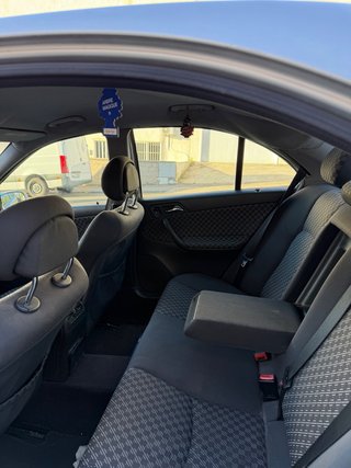 Mercedes-Benz C220 2003