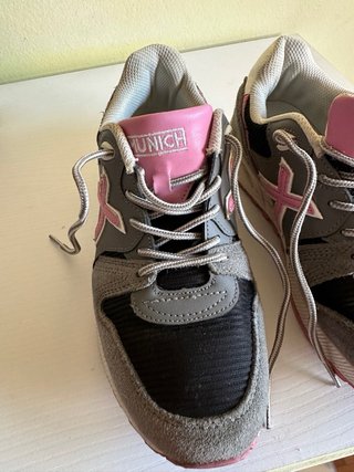 Zapatillas Munich grises y rosas