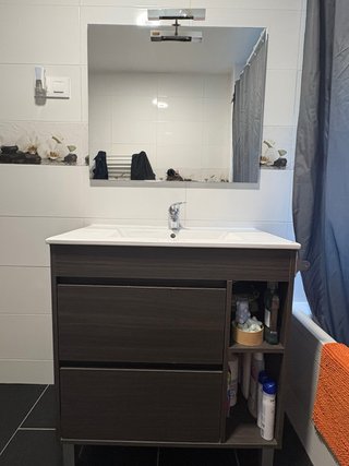 Mueble de baño con espejo