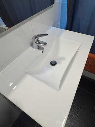 Mueble de baño con espejo