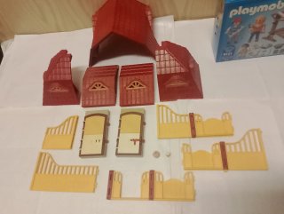 Lote Playmobil Ref 6121 nueva y piezas establos