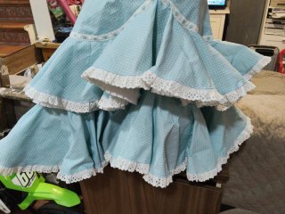 Traje de flamenca blanco y azul