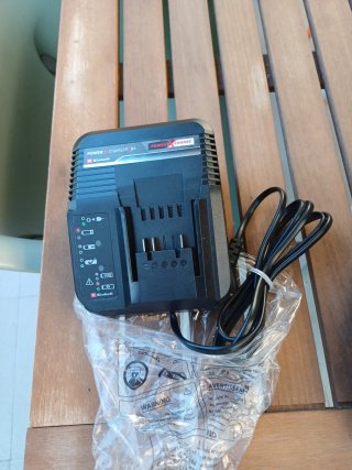 Cargador Einhell Power X-Change 3A
