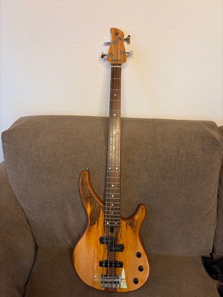 Bajo Eléctrico Yamaha