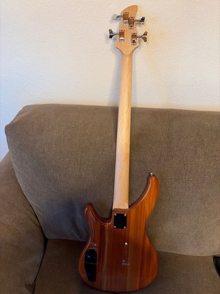 Bajo Eléctrico Yamaha