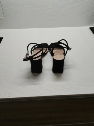 Sandalias de tacón negras