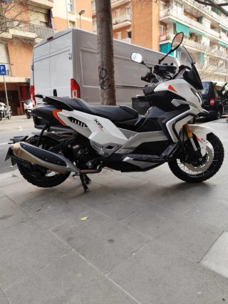 Peugeot XP 400 GT Maxi Scooter