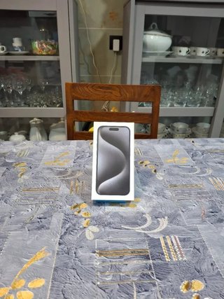 Caja iPhone 15 Pro Max azul