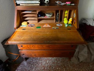 Mueble escritorio castaño macizo años 70
