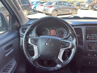 Mitsubishi L200 D/C 300 DI-D Kaiteki Auto