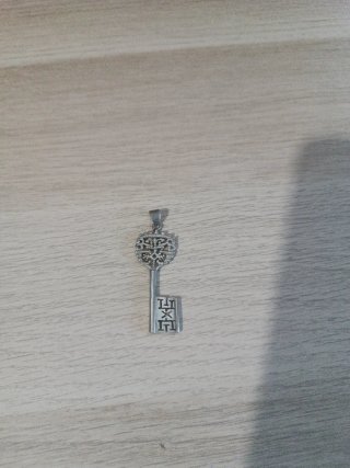 Colgante Llave Abrecaminos de Plata 925 (7 gramos)