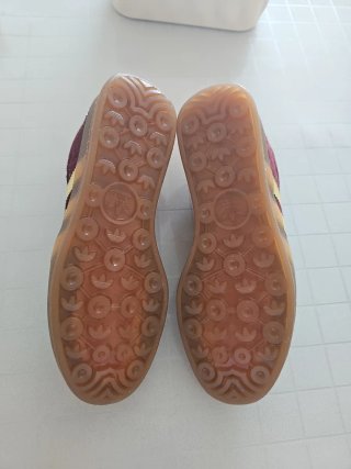 Zapatillas Adidas Marrones y Moradas