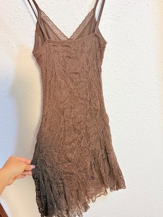 Vestido lencero marrón encaje