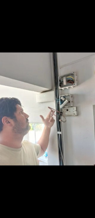Electricista Lampista, Instalaciones, reparaciones