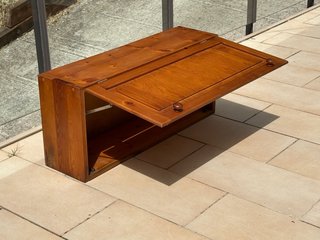Mueble bar de madera para colgar
