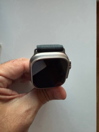 Apple Watch Ultra 2 in titanio naturale