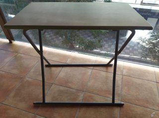 MESA PLEGABLE DE MADERA