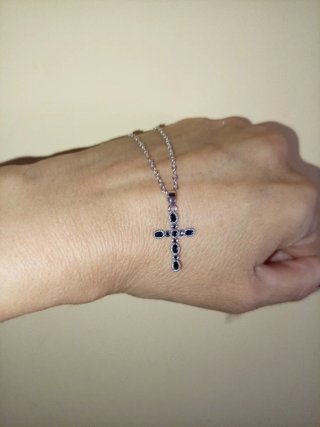 Collana con ciondolo a croce