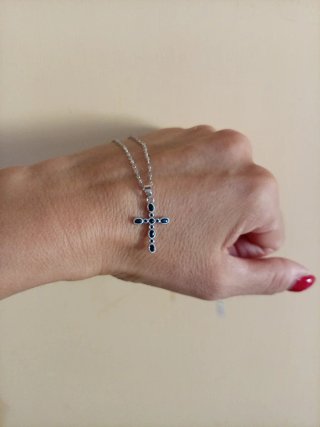 Collana con ciondolo a croce