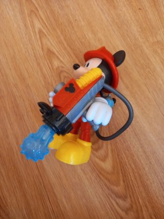Muñeco Mickey Bombero con Accesorios