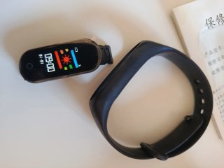 Pulsera de actividad con carga USB