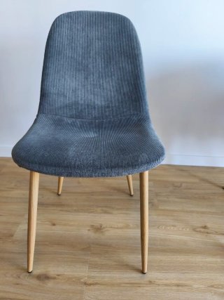 Sillas de comedor grises de pana. 4 unidades