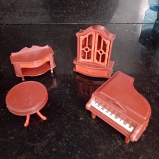Muebles salón casa de muñecas