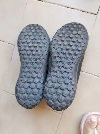 Scarpe da calcio con tacchetti per bambini taglia 33