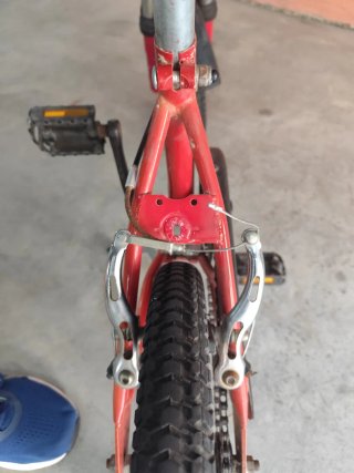 Bicicleta infantil roja