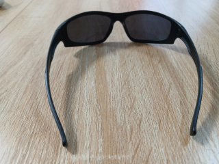 Gafas de sol negras y grises