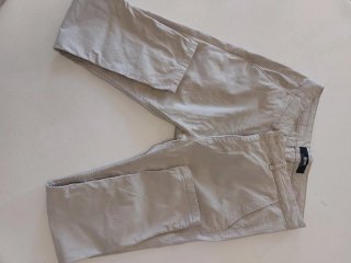 Lote de ropa adolescente prácticamente nueva.