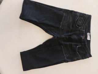 Lote de ropa adolescente prácticamente nueva.