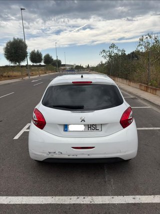 Peugeot 208 2013