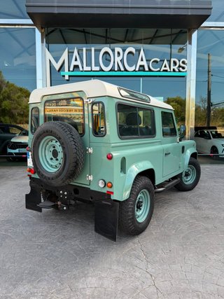 Land Rover Defender 90 SW SE