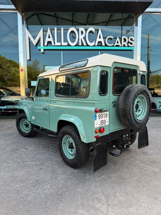 Land Rover Defender 90 SW SE