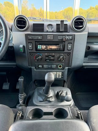 Land Rover Defender 90 SW SE