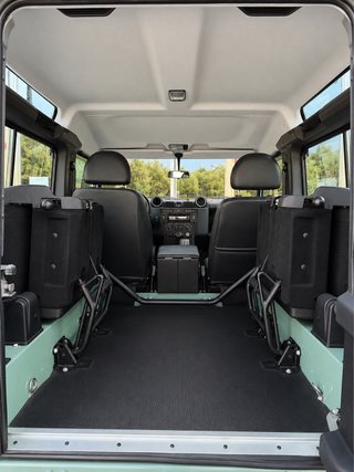 Land Rover Defender 90 SW SE