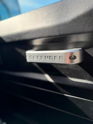 Land Rover Defender 90 SW SE