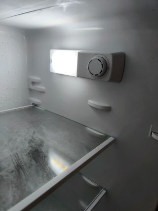 Frigorífico Hisense RT267D4AWF con Congelador