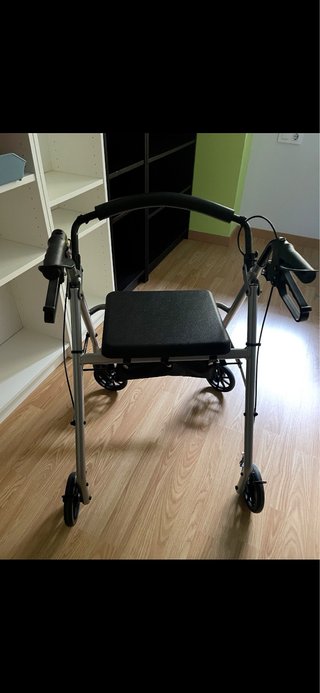 Andador para personas mayores, plegable