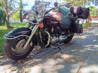 Moto Cruiser Negra y Plateada