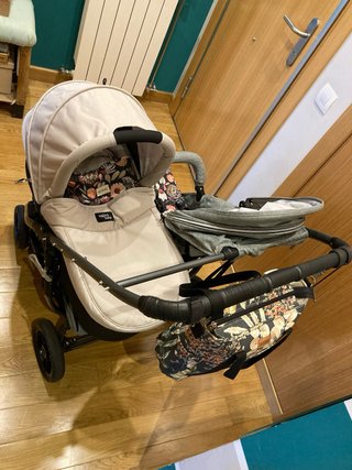 Carro gemelar Valco Baby con capazo