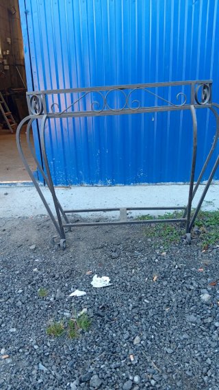 Estructura mesa auxiliar hierro forjado
