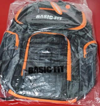 Mochila Basic Fit Negra y Naranja Nueva a estrenar