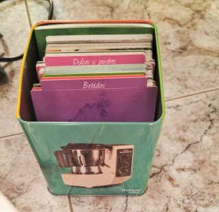 Thermomix con Varoma y con libro de recetas